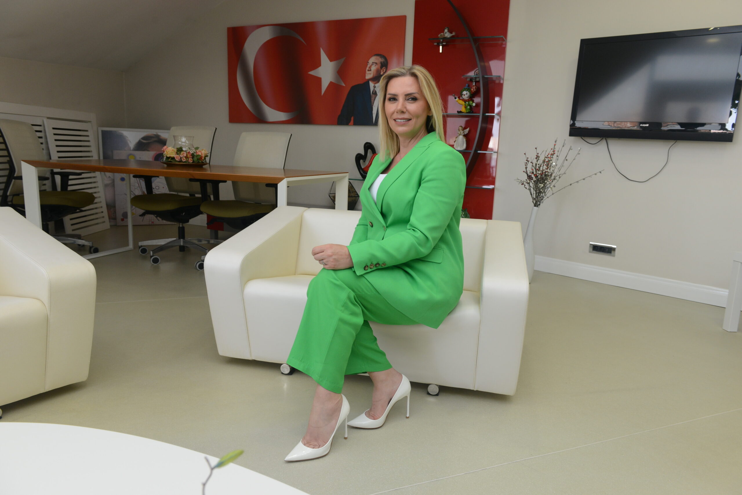 Bursalı eğitimciden kadınlara mesaj; ‘Hayallerinizin peşinden gidin’ Bursalı eğitimciden kadınlara mesaj; ‘Hayallerinizin peşinden gidin’