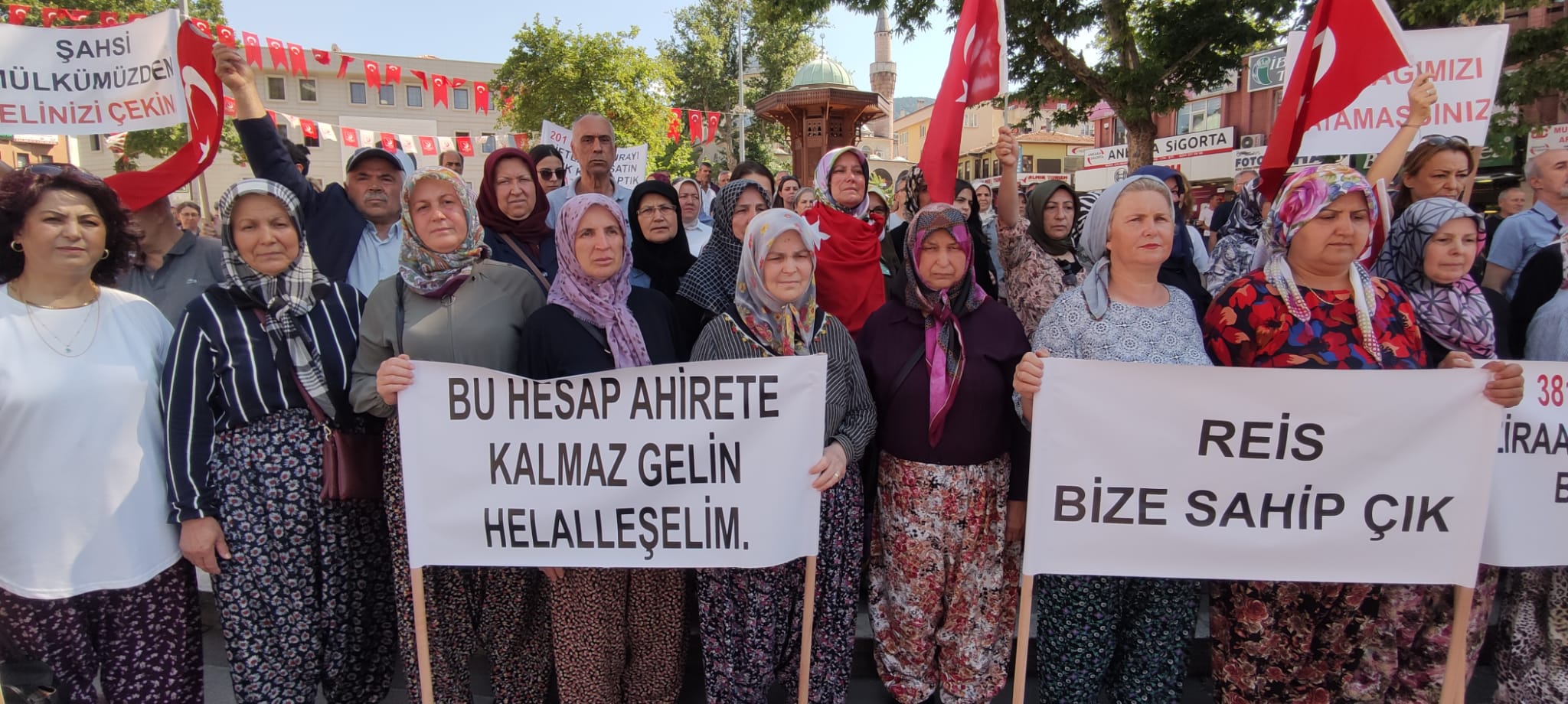 Bursa’da köylüler eylem yaptı! ‘Arazimizi geri verin’ Bursa’da köylüler eylem yaptı! ‘Arazimizi geri verin’