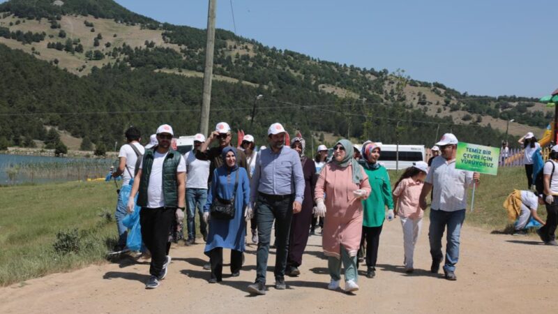 Başkan Işık: Dünyamızı korumak hepimizin sorumluluğu Gürsu Belediyesi’nce, Çevre Haftası nedeniyle düzenlenen etkinlikte, gençlerle birlikte doğada