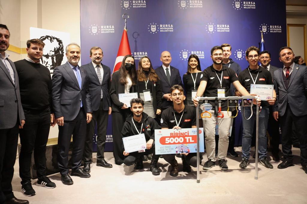 Başkan Işık, okul okul gezerek veli ve öğrencileri ikna ediyor