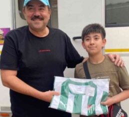 Ata Demirer’e Bursa’da sürpriz hediye!