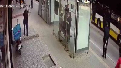 Bursa’da hırsızları gören büfeci vatandaşları uyararak hırsızlığı önledi