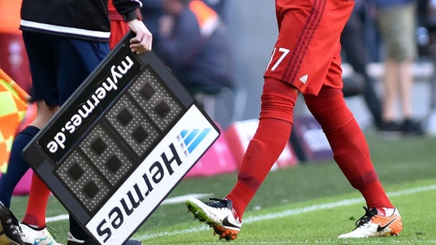 Futbolda oyuncu değiştirme kararı! Kalıcı hale geldi…