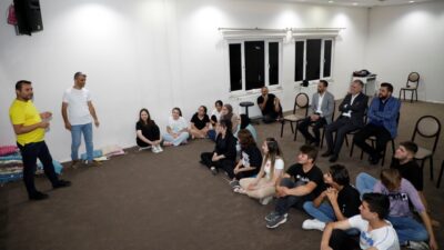 İnegöl Belediyesi Şehir Tiyatrosu ekibine Balıkesir Altıeylül Belediyesi Güzel Sanatlar