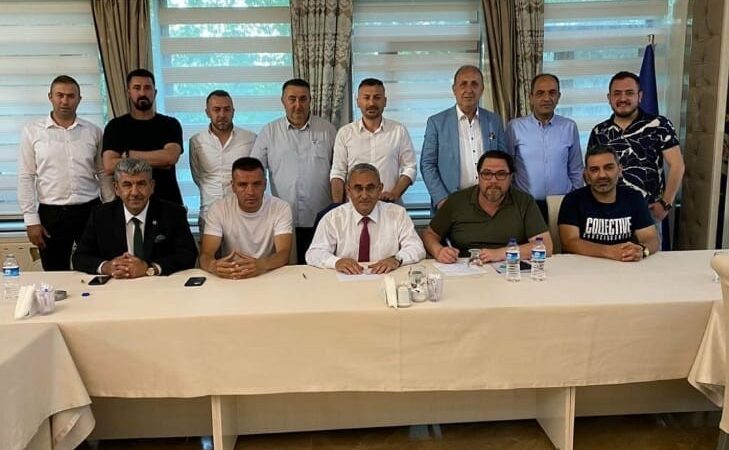 TFF 3. Lig ekiplerinden Belediye Kütahyaspor, Bursaspor patentli (Eski kaptanları)