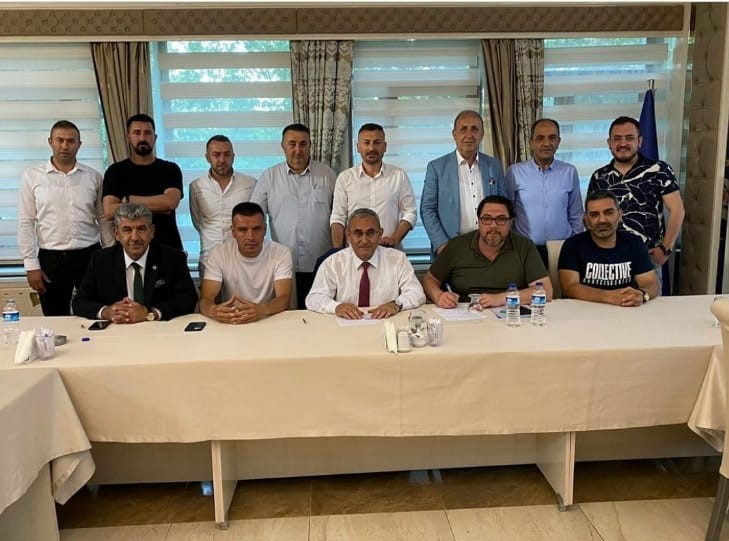 Bursaspor’un eski kaptanları imzayı attı! Bakın hangi kulüple… Bursaspor’un eski kaptanları imzayı attı! Bakın hangi kulüple…