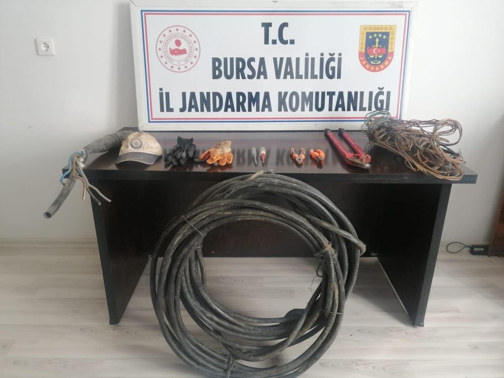 Bursa’da hırsızlara suç üstü… Bursa’da hırsızlara suç üstü…