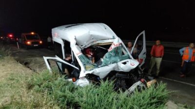 Beton mikseri ile midibüs çarpıştı: 13 yaralı