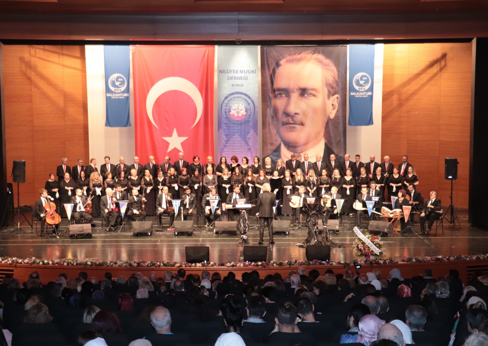 Bursa'da 'Balkan' rüzgarı! Öğrenciler için söylediler... 1 konser4