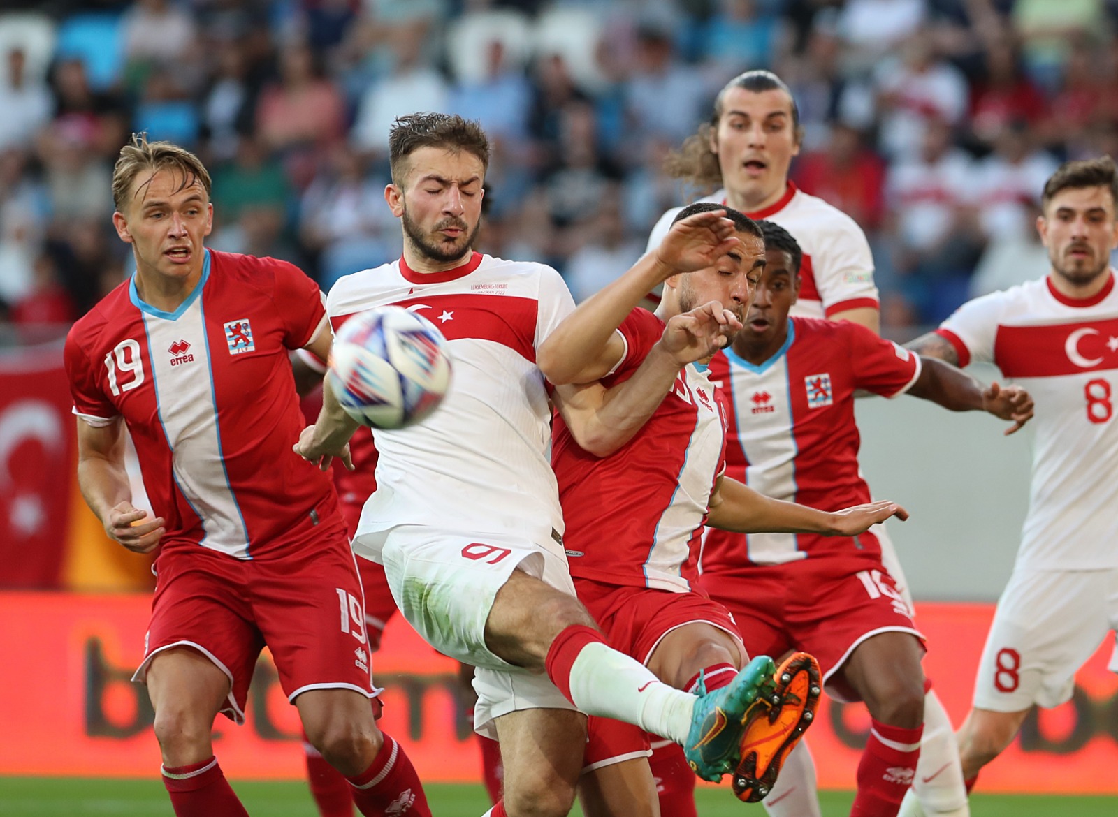 Milliler doludizgin! Lüksemburg’u da rahat geçtik…