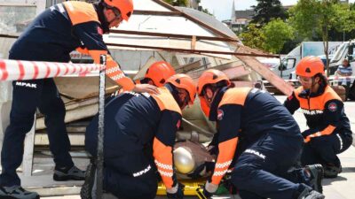 Mustafakemalpaşa’da gerçeği aratmayan tatbikat