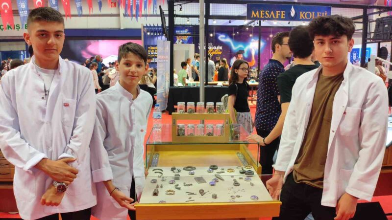 Bursa’da bu saatlerden almak isteyen sıraya giriyor! Bursa’da lise öğrencileri özel tasarım saatler üretmeye başladı, almak isteyen