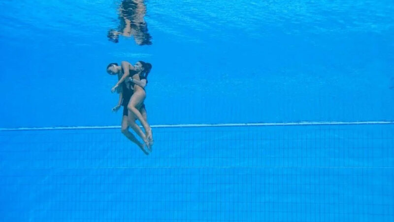 Macaristan'daki su sporları şampiyonasında ABD'yi temsil eden Anita Alvarez gösterisi
