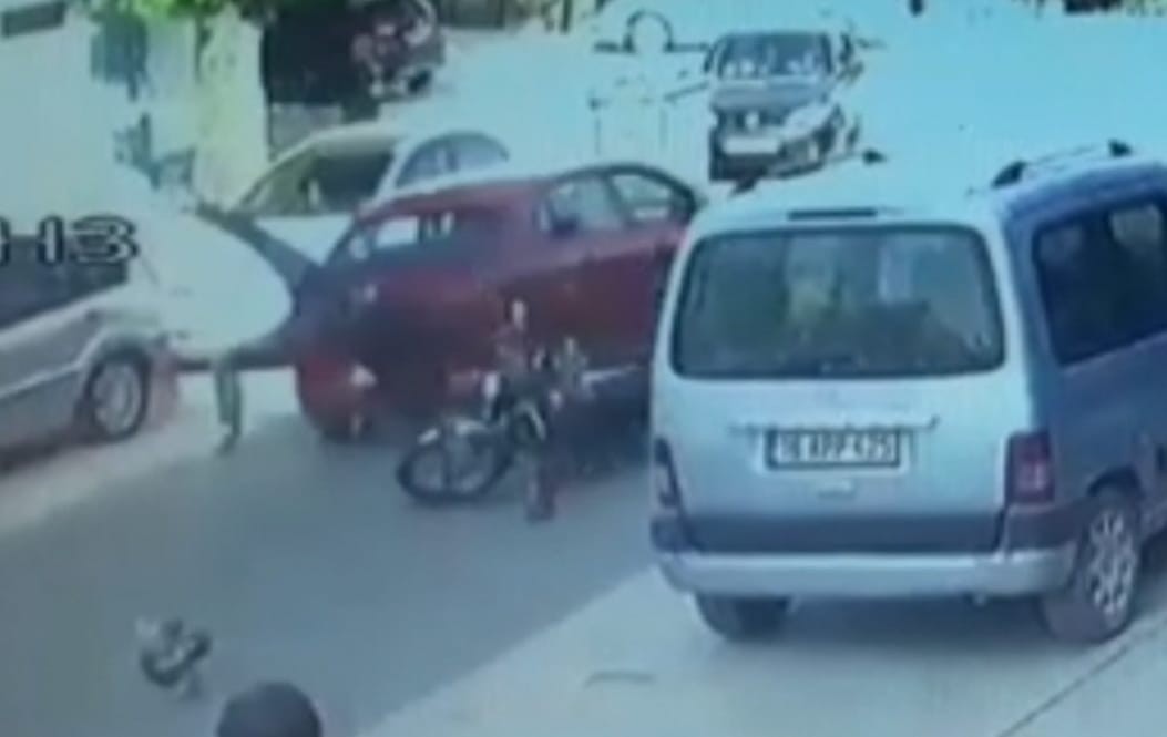 Bursa’da otomobil ile çarpışan motosiklet sürücüsü yaralandı