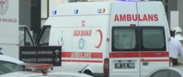 Sağlık Bakanlığı önünde protesto! “Bakan gelmezse kendimi patlatacağım” diyen şahıs güçlükle ikna edildi