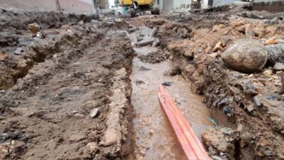 Patlayan su borusu taşkına neden oldu