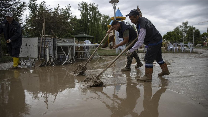 Başkent’i sel vurdu! 3 ölü