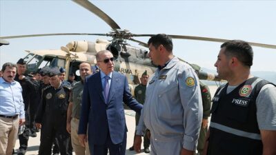 Cumhurbaşkanı Erdoğan yangın bölgesinde pilotlarla görüştü