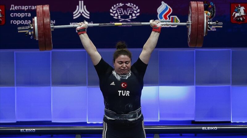 Arnavutluk'ta düzenlenen Avrupa Halter Şampiyonası'nın son gününde kadınlar +87 kiloda