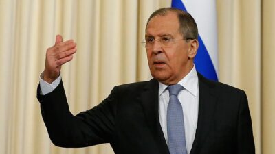 Lavrov İngiltere’ye meydan okudu: Bize diz çöktürecekseniz durmayın, yapın