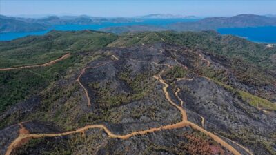 Marmaris’te yanan alanlar havadan görüntülendi