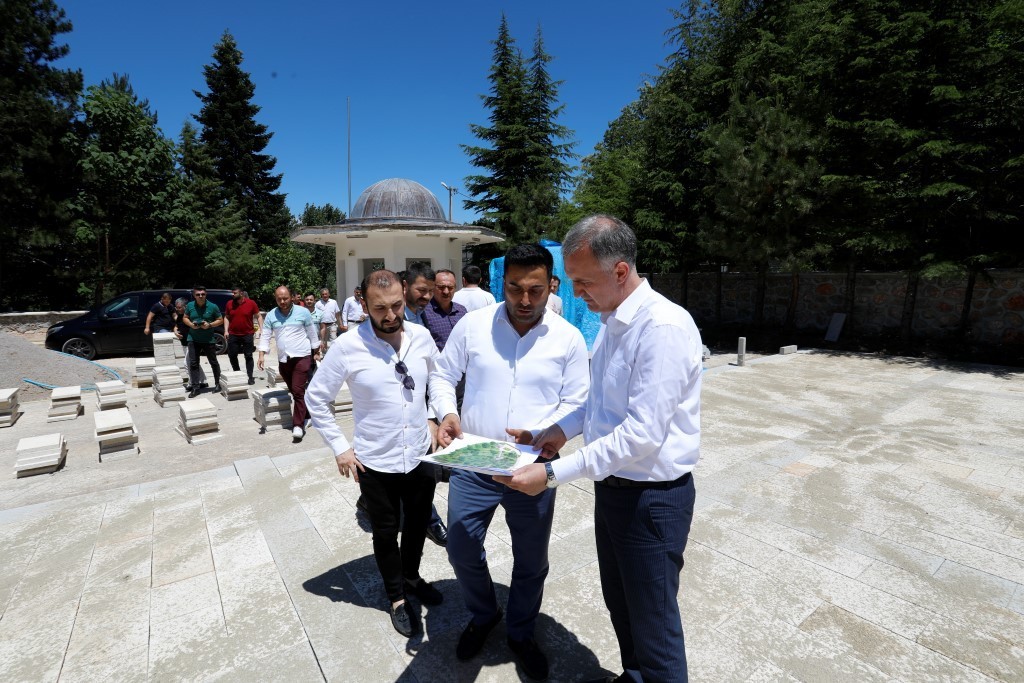 Turgut Alp Türbesi’nin restorasyon çalışmaları sürüyor 1 turgut alp turbesinin restorasyon calismalari suruyor ce7dc83