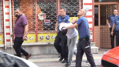 Bursa’da üvey annesini darp edip kendini eve kilitledi