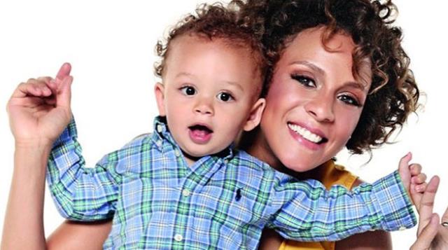 Yıllar önce hayatını kaybeden Defne Joy Foster’ın oğlunun son hali ortaya çıktı Yıllar önce hayatını kaybeden Defne Joy Foster’ın oğlunun son hali ortaya çıktı