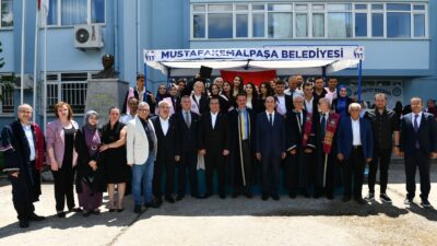 ‘Kendinize ve ülkenize güvenin, gelecek çok parlak’