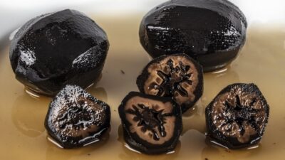 Uyanır uyanmaz 5 tane yiyin! Damarları tamamen…