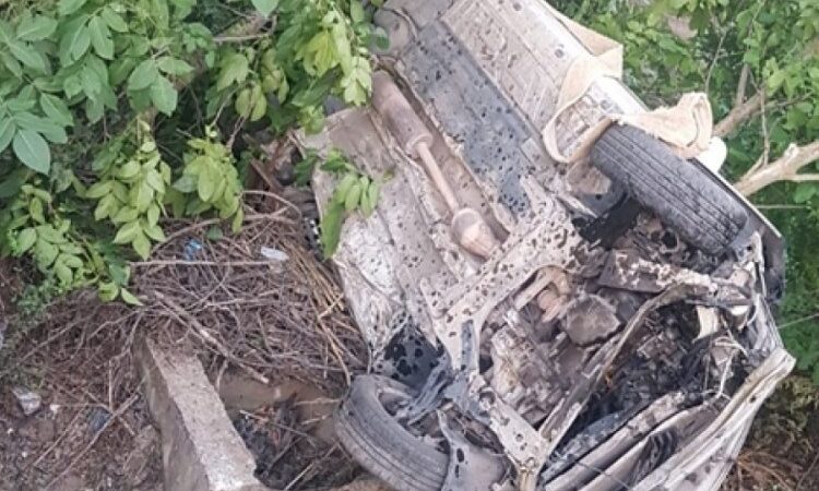 Bursa'nın Harmancık ilçesinde otomobilin şarampole devrilmesi sonucu aynı aileden bir