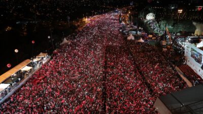 Bugün 15 Temmuz; YAŞASIN DEMOKRASİ…