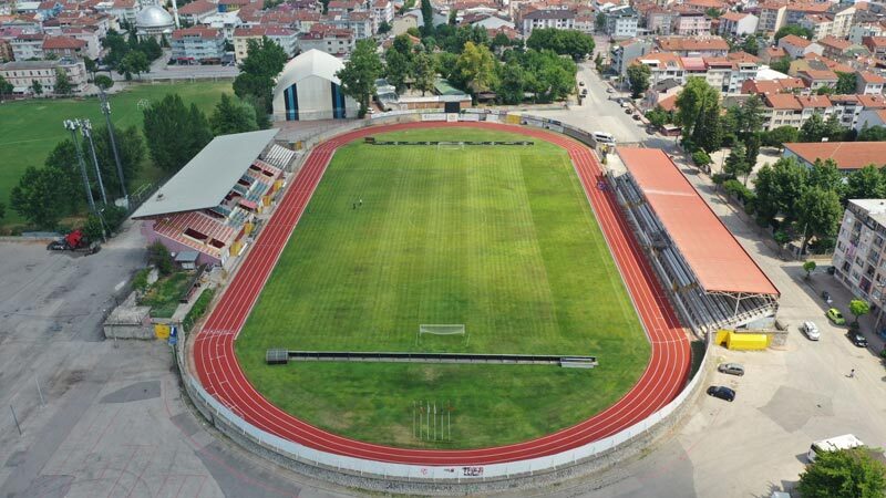 Bursa’ya yeni spor tesisleri kazandırırken, diğer taraftan mevcut tesisleri de
