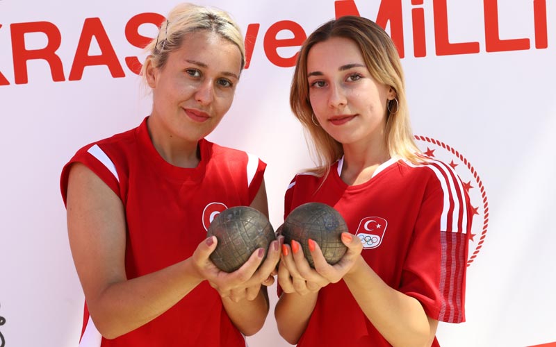 Bursa’da şampiyon kardeşler meydana çıktı Bursa’da şampiyon kardeşler meydana çıktı