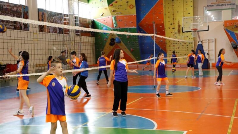 İnegöl Belediyesi’nin 7 ayrı branşta düzenlediği yaz spor okullarında 2.