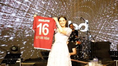 Ünlü şarkıcı Elif Buse Doğan, İnegöl Belediyesi 35. Uluslararası Kültür