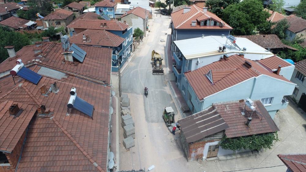 İnegöl Kurşunlu Mahallesinde üstyapı çalışmaları tamamlanıyor