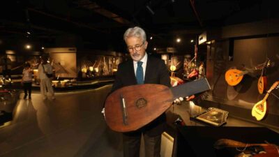 Nilüfer Belediyesi Dr. Hüseyin Parkan Sanlıkol Müzik Enstrümanları Müzesi’ne, ABD’nin