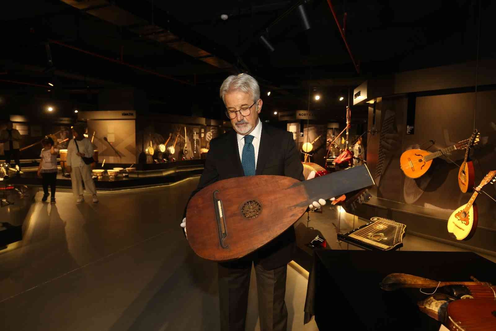 Bursa’da 409 yıllık enstrüman! Bursa’da 409 yıllık enstrüman!