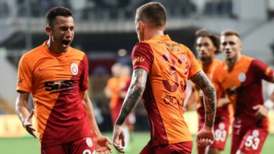 Galatasaray’da iki ayrılık
