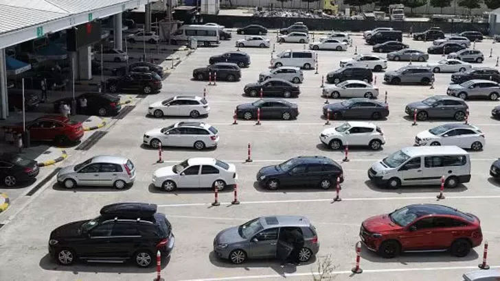 ÖTV’de indirim beklentisi piyasaları hareketlendirdi! İkinci el ve sıfır araç satışlarında son durum