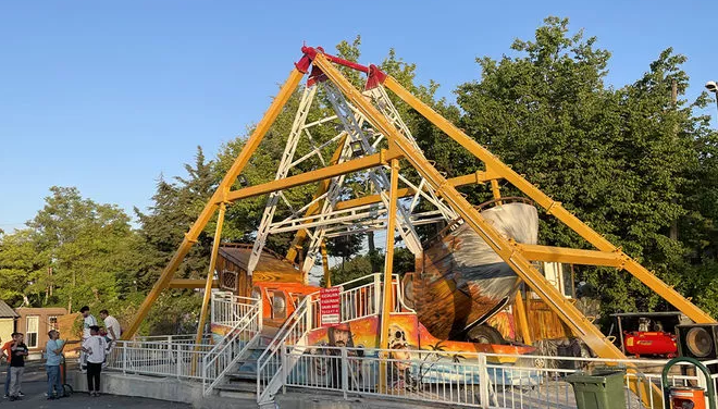 Lunapark dehşeti! Gondoldan yere çakıldı