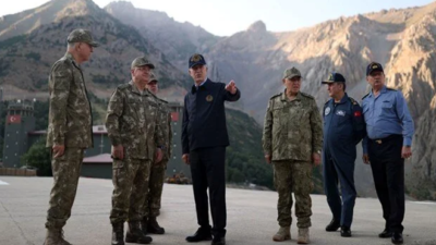 Bakan Akar: Münbiç ve Tel Rıfat’tan bazı tacizler var