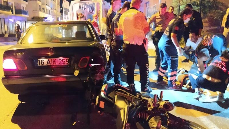 Mudanya ilçesinde skuter'in arkadan çarptığı motosiklet sürücüsü, otomobile çarparak yaralandı.