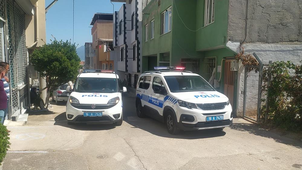 Bursa’da hareketli dakikalar! Ailesine kızıp… Bursa’da hareketli dakikalar! Ailesine kızıp…