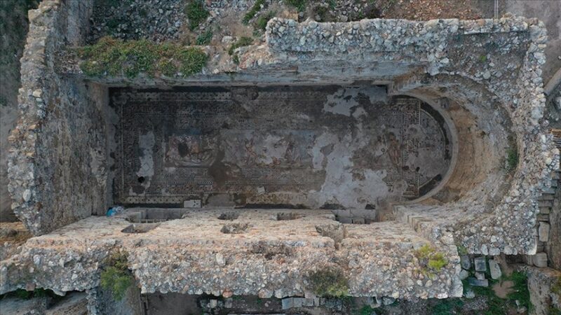 Alanya’da bulundu! Tam 164 metrekarelik… Antalya'nın Alanya ilçesindeki Syedra Antik Kenti'nde yapılan kazı çalışmalarında, mitolojik