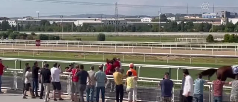 Bursa’da at yarışları sırasında kavga çıktı