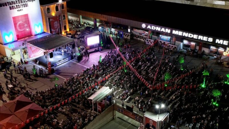 Mustafakemalpaşa ilçesi 15 Temmuz Demokrasi ve Milli Birlik Gününde tek