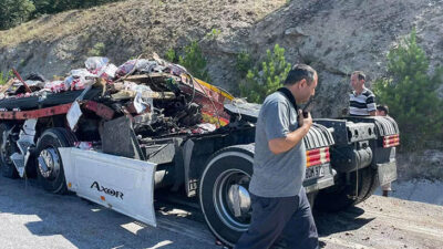 İki TIR çarpıştı: 7 yaralı