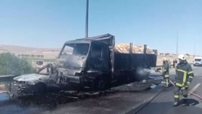 Feci kaza! Otomobilin içerisinde yanarak can verdiler